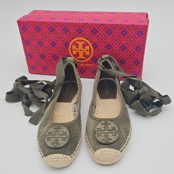 Pre- Loved Authentic Tory Burch Olive Green Espadrille Flats - Picture 3 of 14